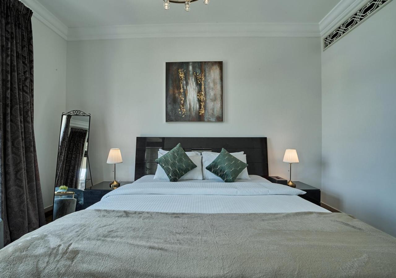 Burj Khalifa Partial View Peak Living Luxury 2Br Souk Al-Bahar Beside Dubai Mall-Golden Homes Bagian luar foto